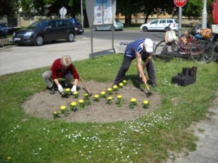 Rendőrség épületénél